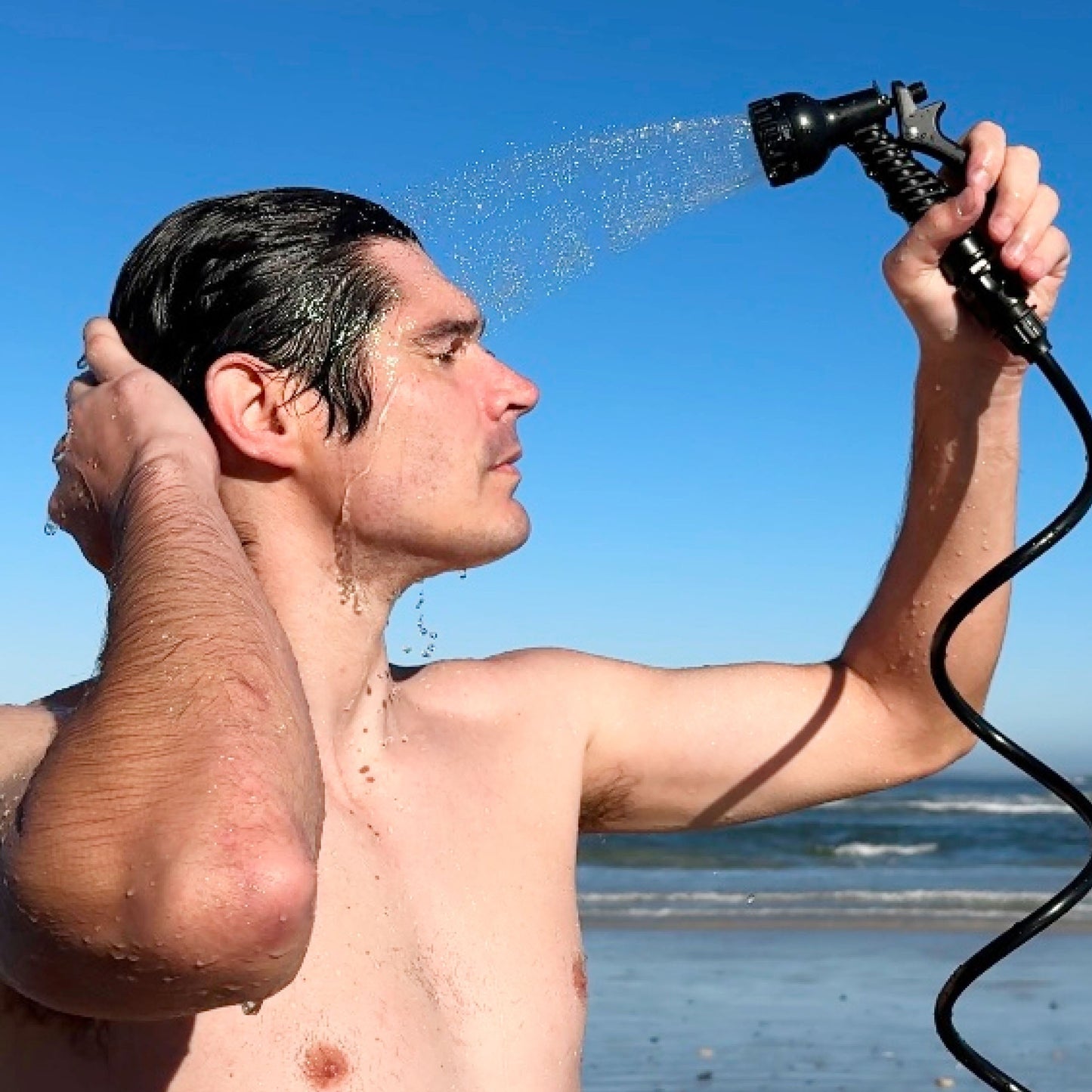 portable-shower-2-1-gallon-q2 0000_Portable_shower_2.1gal_geometric_9.jpg