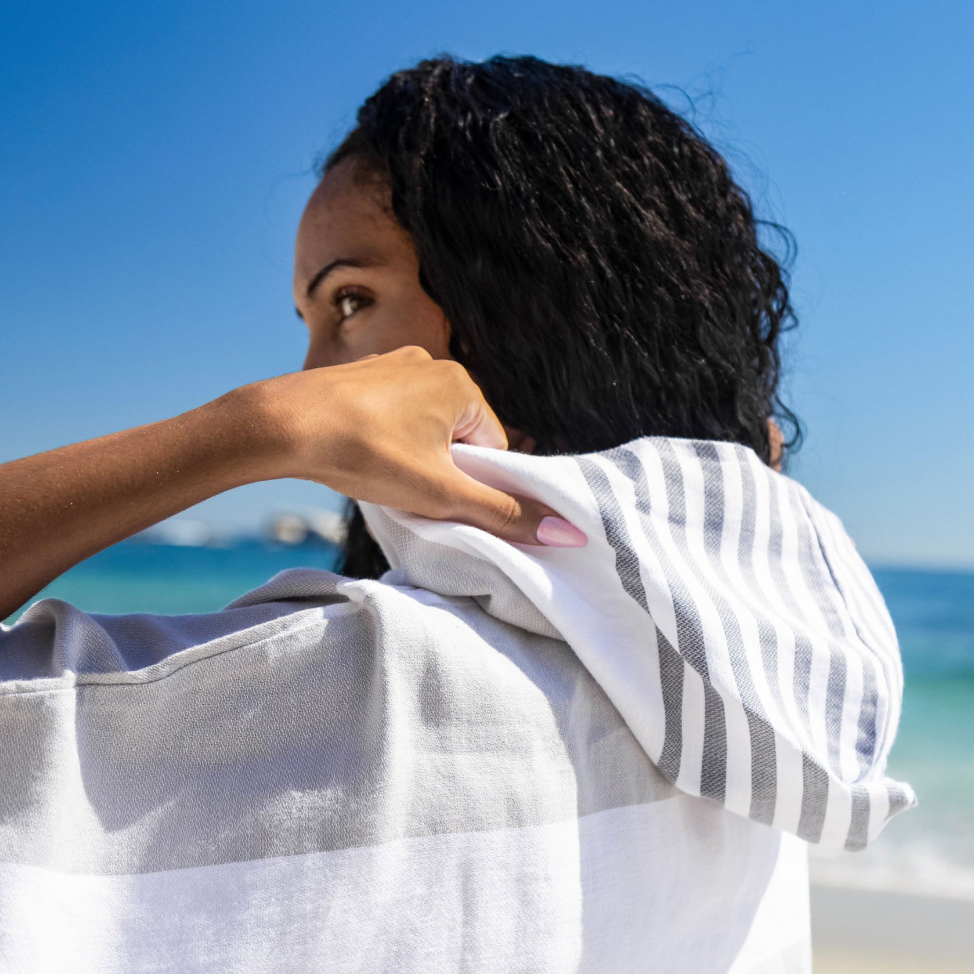 towel-poncho-s8 7_0002_Beach_Poncho_7.jpg